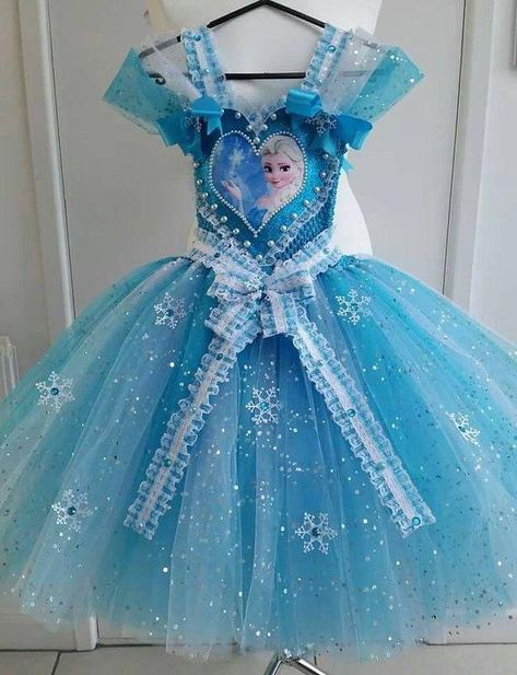 Frozen Birthday Dress, Frozen Birthday Outfit, Frozen Themed Birthday Cake, Frozen Birthday Party Decorations, Elsa Birthday Party, Frozen Party Decorations, Frozen Bday Party, Disney Frozen Birthday Party, Frozen Birthday Theme