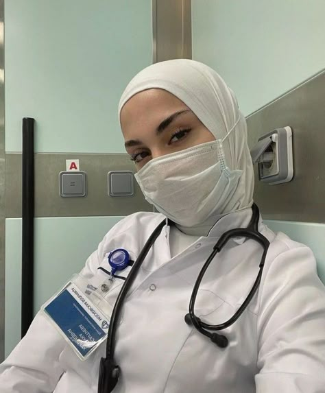 Mashallah 🖤 💕 Hijabi Nurse Aesthetic, Muslim Doctor Woman, Doctor Outfit Aesthetic, Nurse Hijab, Hijabi Nurse, Hijabi Doctor Outfit, Female Doctor Aesthetic, Cardio Surgeon, Dentistry Motivation