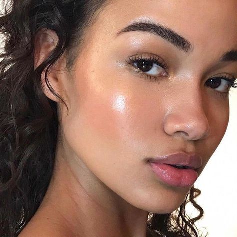 dewy summer makeup #beauty #makeupinspo Maquillage Goth, New Makeup Trends, Natural Beauty Makeup, Dewy Makeup, Minimal Makeup, Beauty Make-up, Glowy Makeup, Makeup Photography, Natural Beauty Tips