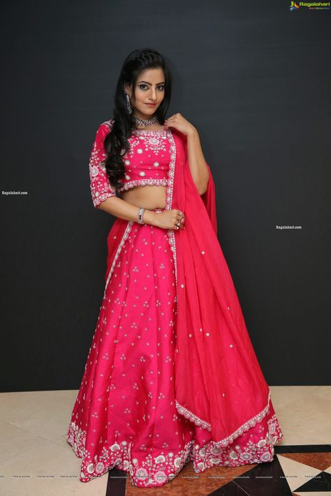 Ghagra Poses, Lacha Dress, Dress Poses, Ghagra Choli, Hd Photos, Photo Gallery, Photo Galleries, Formal Dresses Long, Actresses