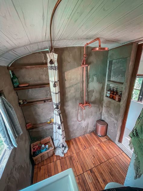 Bus Conversion Bathroom Ideas, Skoolie Garden, Schoolie Bathroom, Skoolie Kitchen Ideas, Skoolie Bathroom, Bus Remodel, Skoolie Ideas, Skoolie Life, Bus Tiny House