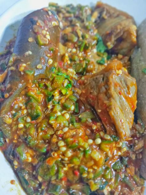 Nigerian Okra Soup, Nigerian Soup, Okra Vegetable, Okro Soup, Okra Soup Recipe, Pounded Yam, How To Cook Okra, Okra Soup, Swallow Food