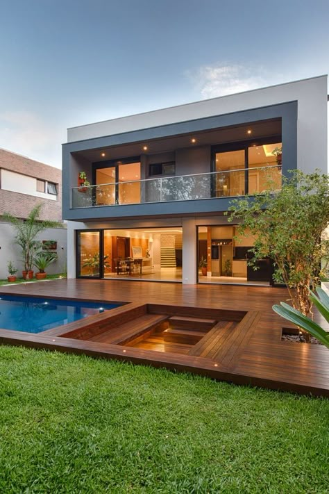 House With A Pool, Modern House Facades, Modern Exterior House Designs, House Outside Design, House Front Design, Bungalow House Design, Modern Architecture House, Home Building Design, Luxury Homes Dream Houses