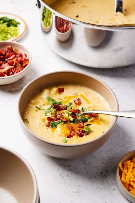 Loaded Baked Potato Soup Soup Winter, Wyse Guide, Dinner Soup, Cozy Soup, Salad Cream, Potato Bar, Loaded Potato Soup, Loaded Baked Potato Soup, Loaded Baked Potato