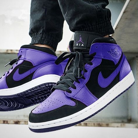 Purple And Black Jordans, Air Jordan 1 Mid Purple, Jordan 1 Mid Purple, Black Jordan Shoes, King Shoes, Nike Shoes Blue, Exotic Shoes, Nike Fashion Shoes, Preppy Shoes