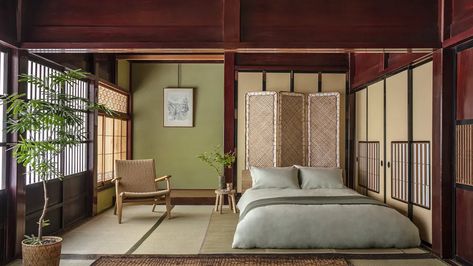 This 170-year-old Japanese village home can be yours for free | Condé Nast Traveller India Japanese House Plan, Gokayama, Japanese Village, Village Home, Japanese Room, Air Bnb, Thatched Roof, Japanese House, Unesco World Heritage Site