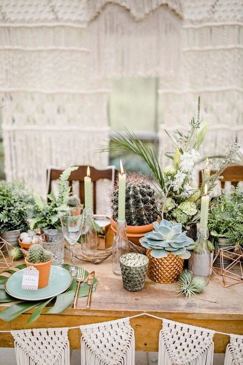 Cactus Wedding Centerpieces, Boho Wedding Centerpieces, Southwestern Wedding, Jungle Wedding, Wedding Themes Summer, Cactus Wedding, Earthy Wedding, Boda Mexicana, Boho Chic Wedding