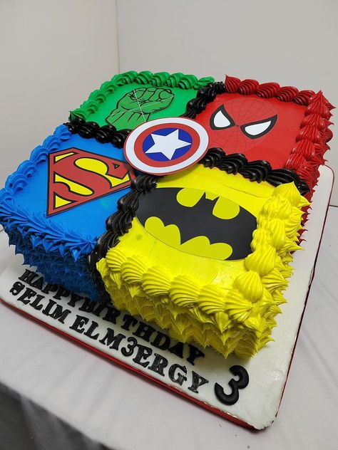 Super Hero Birthday Cake For Boys, Super Hero Cakes For Boys, Superhero Cake For Boys, Avenger Birthday Cake, Marvel Cake Ideas, Avengers Themed Cakes, Boxing Theme Party Ideas, Super Heroes Cake, Cricket Birthday Cake