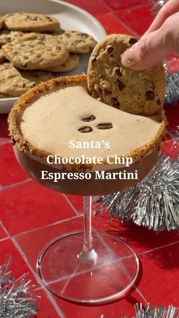 Stephanie Wahler on Instagram: "Day 23 of 25 Holiday Bevs! 🎅🏼🍪🥛 Santa’s secret for staying awake all night. Chocolate Chip Espresso Martini! ☕ 1.5 oz vanilla vodka 1.5 oz chocolate liqueur 1 oz coffee liqueur One shot espresso Chocolate chip cookie rim Espresso beans for garnish Start by rimming a martini or coupe glass with a little honey dip, it into crushed chocolate chip cookies, and place the glass in the freezer while you make the cocktail. Add vodka, chocolate, and coffee liqueur to a cocktail shaker, fill with ice, and shake until cold—double strain into your prepared glass. . . . #espressomartini #espresso #christmascocktail #holidaycocktails #holidaydrinks #christmasespressomartinis #chocolatechipespresso" Honey Dip, Christmas Martini, Chocolate And Coffee, Coffee Liqueur, Chocolate Liqueur, Vanilla Vodka, Espresso Beans, Chocolate Espresso, Espresso Drinks