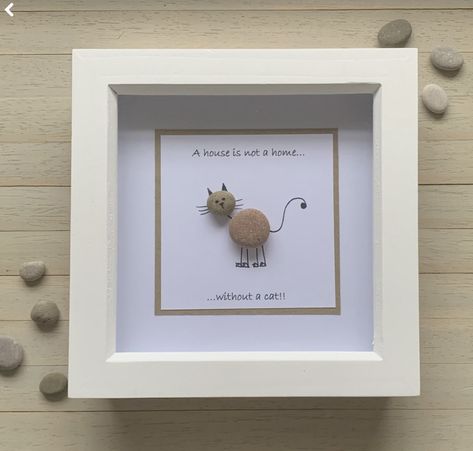 Stone Art Pictures, Cat Pebble Art Ideas, Rock Pictures Diy Pebble Art, Sister Frame, Seaside Crafts, Rock People, Rock Pictures, Pebble Art Family, Cat Picture