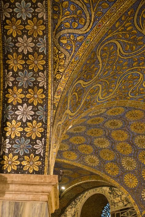 Aachen Cathedral, Byzantine Architecture, Byzantine Mosaic, Byzantine Empire, Byzantine Art, The Cathedral, Sacred Places, Gothic Architecture, Mosaic Designs