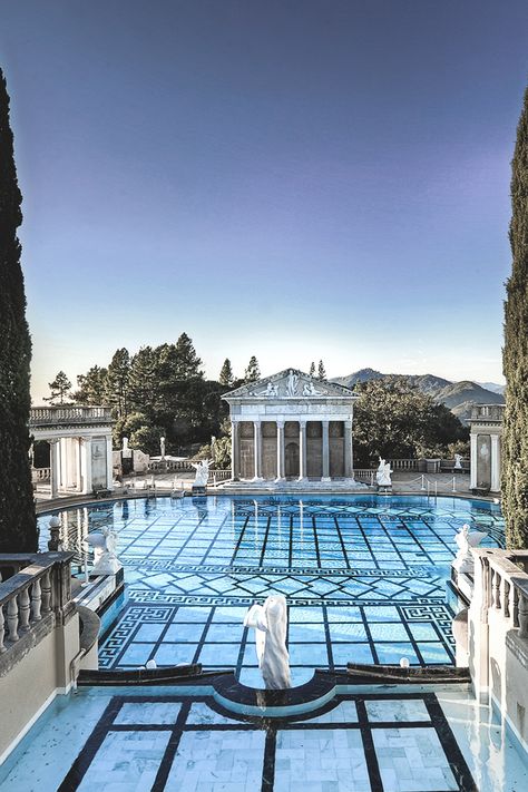 Hearst Castle California, Roman Pool, Piscina Interior, Bangunan Minecraft, Luxury Swimming Pools, Hearst Castle, Luxury Pools, Dream Pools, Beautiful Pools