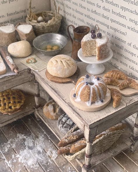 littlebooknooks on instagram Instagram Bakery, Room Box Miniatures, Semper Fidelis, Miniature Bakery, Diy Doll Miniatures, Mini Doll House, Doll House Crafts, Dollhouse Miniatures Diy, Miniature Rooms