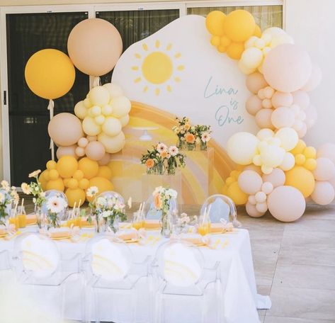 Sunshine Birthday Balloon Garland, Number One Cutout, Unisex Birthday Party Decorations, Yellow And White Themed Birthday Party, Sun Themed Balloon Garland, Sunny Themed Birthday Party, Ray Of Sunshine Balloon Garland, Sun Party Backdrop, Sunrise Birthday Party