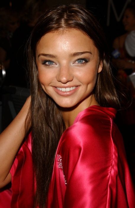 natural, what better approach to summer.     miranda kerr, vicoria's secret angel married to orlando bloom. Miranda Kerr Victoria Secret, Victoria�’s Secret Fashion Show, Selita Ebanks, Miranda Kerr Style, Leo Rising, Izabel Goulart, Marisa Miller, Anja Rubik, Vs Models