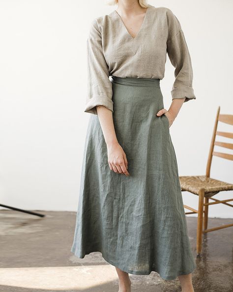 Long Linen Skirt in Green Long Linen Skirt, Long Skirt Outfits, Rock Outfit, Linen Fashion, Skirt Maxi, Outfit Jeans, Linen Skirt, Maxi Skirts, Soft Grunge