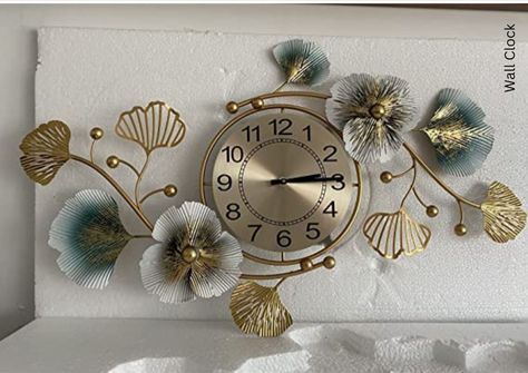 As a gift-perfect for anyone who wants to add a decorative art wall to their home. Made of imported durable black metal materials. This kind of sculpture decoration can be used as meaningful gifts. Large Wall Clock Decor, Wall Clock Hanging, Handmade Wall Clocks, Ginkgo Leaves, Clock Living Room, Wall Watch, Ginkgo Leaf, 3d Metal, Clock Decor