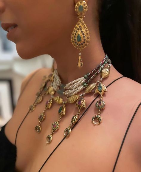 Moroccan Accessories, Moroccan Jewelry, Moroccan Dress, Gold Rings Jewelry, Stacked Jewelry, Traditional Jewelry, Chain Ring, Glasses Accessories, Luxury Jewelry