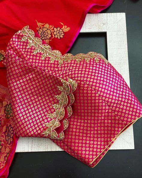 Hues And Shades By Anjali on Instagram: “Elegant weaves. Pure Silk with Banaras Brocade pallu and exquisitely handworked scalloped blouse. Whatsapp at +18042638071 for purchases…” Blouse Designs Aari Work, Brocade Blouse Designs, Blouse Maggam Work, Work Blouse Designs, Scalloped Blouse, Latest Bridal Blouse Designs, Maggam Work Blouse, Blouse Designs Catalogue, Brocade Blouse