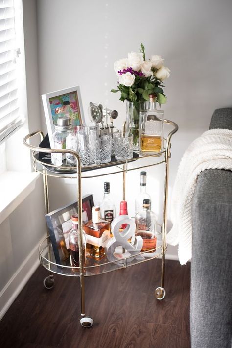 Thrifted Bar Cart | Bar Cart | Bar Cart Design | Bar Cart Ideas | Bar Cart Decor | Bar Cart Styling Ideas De Mini Bar, Home Bar Cart, Coffee Bar Cart, Diy Bar Cart, Gold Bar Cart, Bar Cart Styling, Cart Decor, Bar Vintage, Dekor Diy