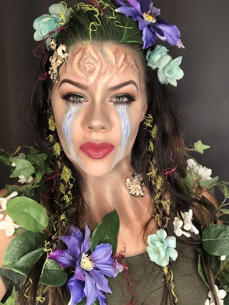 Mother Nature Halloween Makeup Mother Nature Costumes, Mother Nature Outfit, Elements Makeup, Tree Makeup, Mother Nature Halloween Costume, Mother Earth Makeup, Mother Nature Makeup, Earth Makeup, Mother Earth Costume