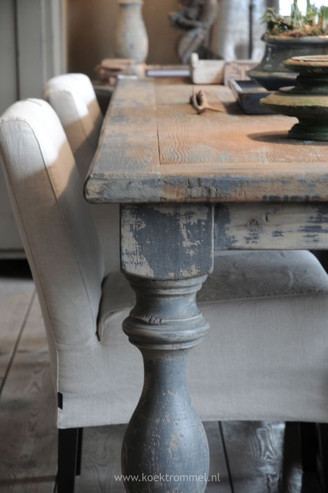 White Distressed Dining Table - Ideas on Foter Distressed Dining Table, Muebles Shabby Chic, Deco Champetre, Distressed Furniture, Furniture Details, Farm Table, Furniture Inspiration, Farmhouse Table, Wooden Table