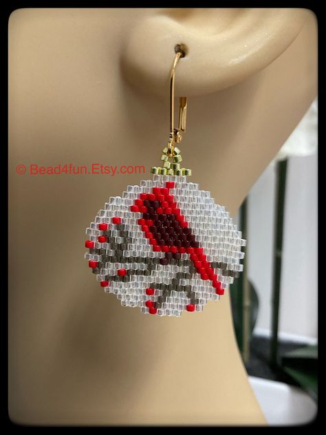 Red Cardinal Seed Beaded Earrings | Christmas Gift | Holiday jewelry | Winter fashion | Bead4Fun | Mistletoe | Bird Lover | Nature-inspired by Bead4Fun on Etsy Cardinal Beaded Earrings, Beaded Cardinal, Beading Stitches, Indigenous Fashion, Seed Beaded Earrings, Red Carpet Jewelry, Mistletoe Christmas, Diy Seed Bead Earrings, Beaded Earrings Native