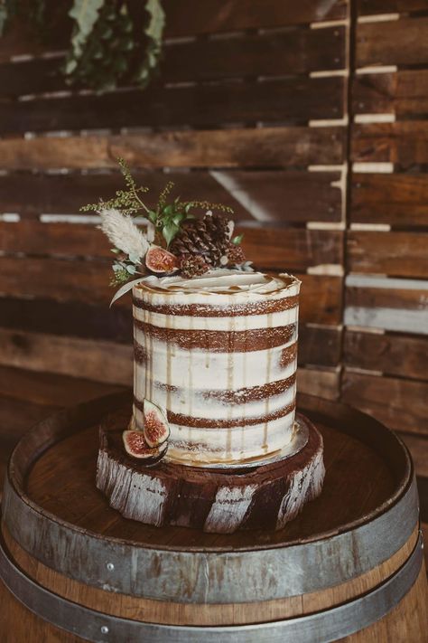 Fall Naked Cake, Wedding Cake Figs, Rustic Cake Ideas, Country Birthday Cakes, Wedding Naked Cake, Wedding Cales, Mascarpone Buttercream, Western Cake, 21st Cake