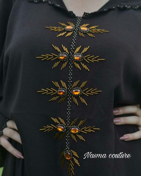 Beadwork Embroidery Kurtis, Embroidery Kurtis, Embroidery Floss Crafts, Hand Beaded Embroidery, Hand Embroidery Dress, Embroidery On Kurtis, Beadwork Embroidery, Kurti Embroidery Design, Bead Embroidery Tutorial