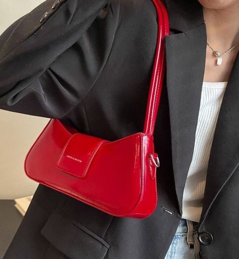 Red Purse Outfit Winter, Red Baguette Bag Outfit, Red Handbag Aesthetic, Red Bag Outfit Aesthetic, Red Bag Outfit Casual, Red Accessories Aesthetic, Baguette Bag Aesthetic, Red Handbag Outfit, Red Bag Aesthetic