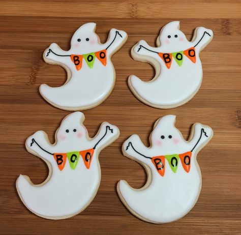 Ghost Cookies..by Elisa Garcia Decorated Ghost Cookies, Ghost Sugar Cookies Decorated, Ghost Sugar Cookies, Halloween Sugar Cookies Decorated, Ghost Cookies, Halloween Cookies Decorated, Halloween Sugar Cookies, Halloween Food Treats, Cookie Time