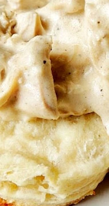 Creamed Turkey Over Biscuits - use leftover turkey to make a delicious lunch or light dinner. Cream Of Turkey Over Biscuits, Cream Turkey Over Biscuits, Creamed Turkey On Toast, Turkey And Biscuits Recipe, Creamed Turkey Over Biscuits, Sliced Turkey Lunch Meat Recipes, Cream Turkey Recipe, Turkey Lunch Meat Ideas, Turkey Slices Recipes