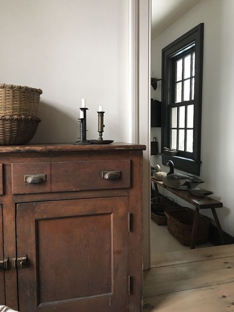 Phoebe Troyer, Early American Farmhouse, Early American Style, Colonial Farmhouse, Colonial Interior, Romantic Home, Primitive Homes, Romantic Home Decor, Colonial Decor