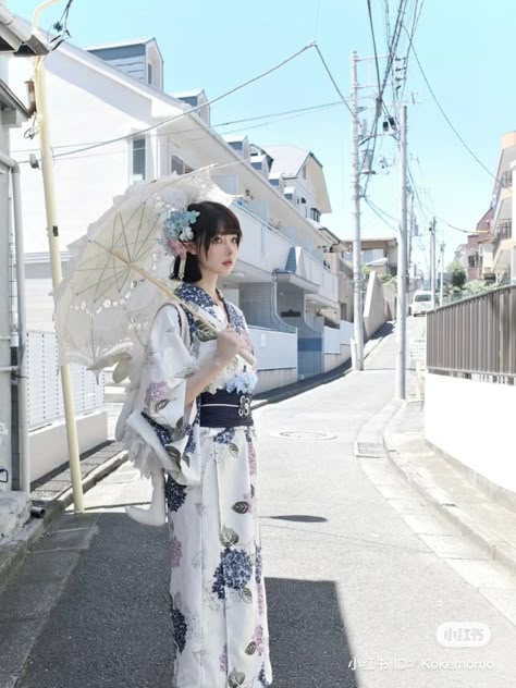 Japanese Yukata Aesthetic, Japanese Traditional Clothing Aesthetic, Japanese Festival Outfit, Japanese Clothing Aesthetic, Japanese Yukata Women, Japanese Kimono Aesthetic, Yukata Aesthetic, Traditional Kimono Japan, Japan Traditional Clothes