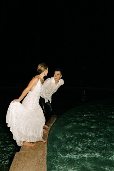 Swimming In Wedding Dress, Swimming Pool Engagement Photos, Pool Engagement Photos, Pool Wedding Photos, Unique Elopement Photos, Poolside Shoot, Jungle Elopement, Swimming Wedding, Engament Photos