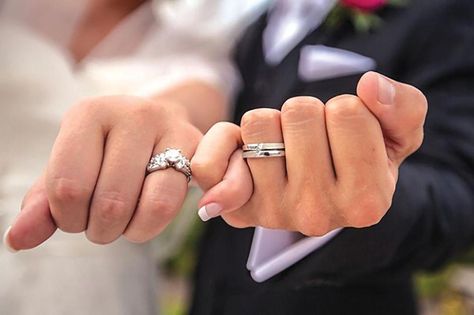 Wedding Superstitions, Matching Promise Rings, Logam Mulia, Promise Rings For Couples, Best Engagement Rings, Silver Wedding Rings, Couple Rings, Wedding Groom, Silver Wedding