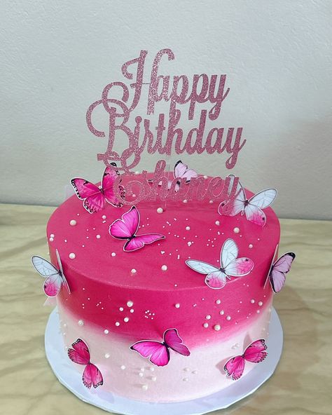 Flower Design Cake Birthday, Pink Butterfly Birthday Cake, Trendy Birthday Cakes For Women, Birthday Cakes For Mom, Pink Cake Design, Bdy Cake, Bolo Rose Gold, Cute Pink Cake, Pink Butterfly Cake