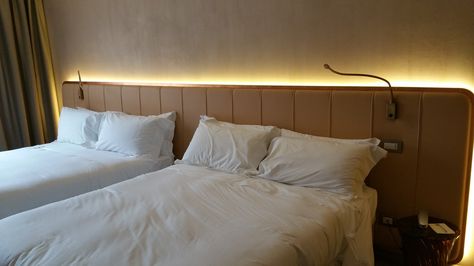 Backlit headboard for double kingsize bed Backlit Bed Headboard, Bed Loft Ideas, Backlit Headboard, Hotel Headboard, Bed Loft, Loft Ideas, Bedrooms Ideas, Bed Headboard, Master Bedrooms