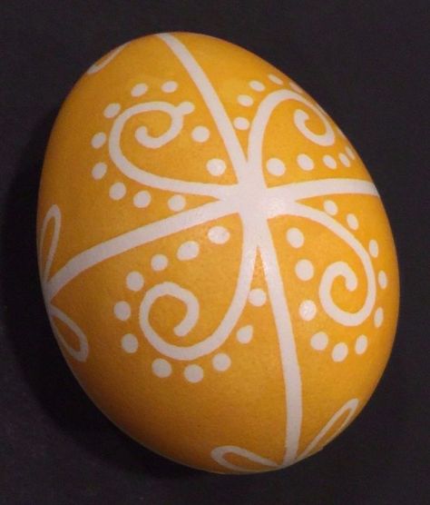 Pysanky Designs, Pysanky Eggs Pattern, Polish Easter, Ukrainian Eggs, Egg Ideas, Easter Egg Art, Easter Egg Pattern, Ukrainian Easter, Pysanky Eggs