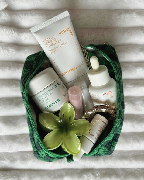 What's in your skincare bag? 💖




koreanskincare skincare wonyoung brightenskin skincareaesthetic beauty beautyaesthetic skincarevibes selfcare selfcareaesthetic selfcaremusthaves inspo skincareinspo skincaremusthaves koreansunscreen suncreen spf green tea vitaminc innisfree Skincare Green Aesthetic, Innisfree Skincare Aesthetic, Innisfree Aesthetic, Green Skincare Aesthetic, Wonyoung Green, Innisfree Skincare, Skincare Bag, Innisfree Green Tea, Green Skincare