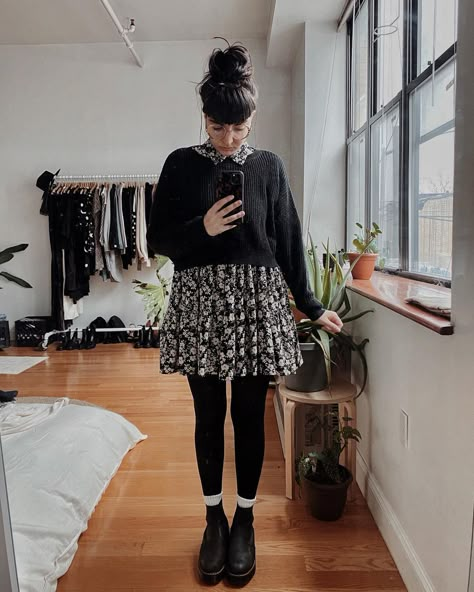 Things To Be Happy About, Shirt Under Dress, Be More Creative, Mum Fashion, Look Formal, Goth Outfits, Alternative Outfits, Curvy Outfits, Professional Outfits