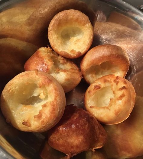 Yorkshire Pudding Dinner, Easy Yorkshire Pudding Recipe, Yorkshire Pudding Recipe, Easy Pudding Recipes, Roast Beef Dinner, Yorkshire Pudding Recipes, Sticky Buns Recipes, Roast Beef Recipes, Yorkshire Pudding