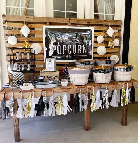 Graduation Snack Ideas High School, Pickle Bar Graduation, Backyard Bbq Graduation Party, Masculine Graduation Party, Boy Grad Party Ideas, Barn Graduation Party Ideas, High School Graduation Party Decor Ideas, Graduation Party For Boys, Graduation Party Boy