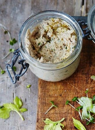 JAMIE OLIVER'S SMOKED MACKEREL PATE [Jamie Oliver] Smoked Mackerel Pate, Mackerel Pate, Mackerel Recipes, Pate Recipes, Smoked Mackerel, Jamie Oliver Recipes, Perfect Picnic, Xmas Food, Working Mom