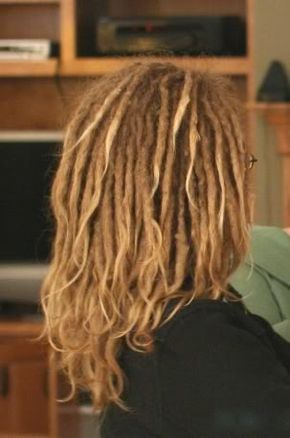 get_up_dread_up: Huge freaking dreadlock timeline... Short Dreads Styles For Women, Dread Inspiration, New Dreads, Low Maintenance Short Haircut, Dread Heads, Short Dreads, Natural Dreadlocks, Dread Locks, Natural Dreads