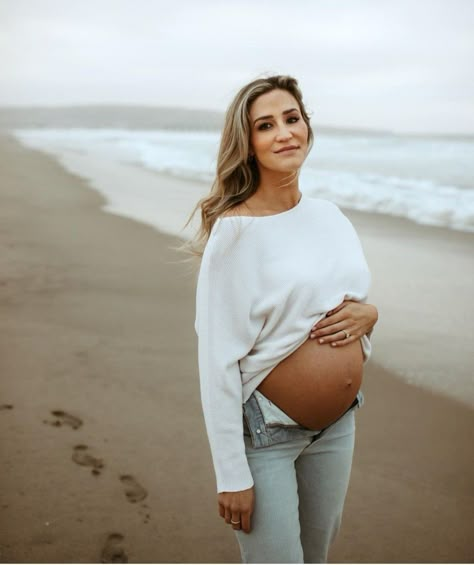 Beach Maternity Outfit, Family Pregnancy Photoshoot, Maternity Hair, Winter Pregnancy Photoshoot, Maternity Shoot Beach, Winter Maternity Shoot, Beach Maternity Shoot, Bump Photoshoot, Maternity Shoot Outfit