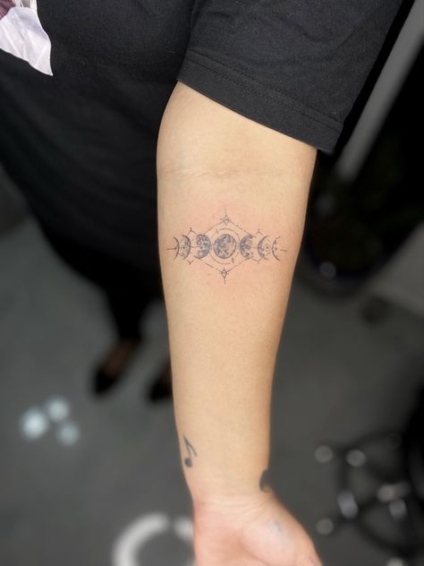 Moon Phases And Lotus Tattoo, Moon Phases Tattoo Line Work, Dragonfly Moon Phases Tattoo, Tattoo Ideas Female Moon Phases, Geometric Moon Phases Tattoo, Moonphase Tattoo, Lunar Cycle Tattoo, Tattoo Moon Phases, Moon Phase Tattoo