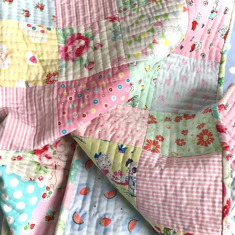 Helen Philipps Kath Kidston, Helen Phillips, Pretty Balloons, 2025 Trends, Kids Quilts, Spring Colours, Choosing Fabric, Easter Fabric, Hello Lovely