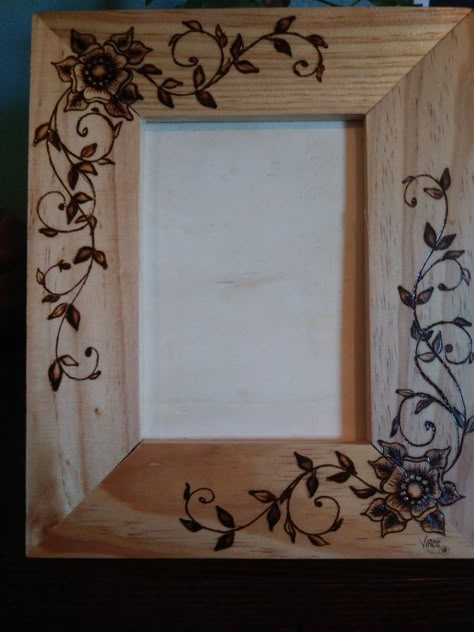 Wood Burning Border Designs, Wood Burning Frame Ideas, Wood Burning Picture Frame Ideas, Wood Burning Picture Frame, Pyrography Picture Frame, Wood Burned Frames, Wood Burning Nature Scene, Wedding Gift Items, Wood Burn Designs