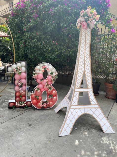 Paris Theme birthday decoration. Pink balloons. DIY Eiffel Tower with foam boards. Paris 40th Birthday Party Ideas, Paris Party Decorations Diy, Birthday Decoration Pink, Diy Eiffel Tower, Paris Party Decorations, Theme Birthday Decoration, Paris Birthday Theme, Paris Themed Birthday Party, Eiffel Tower Decorations